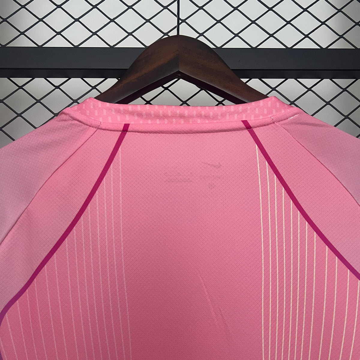 CAMISOLA BARCELONA EDIÇÃO ESPECIAL ROSA 25-26 - HOMEM