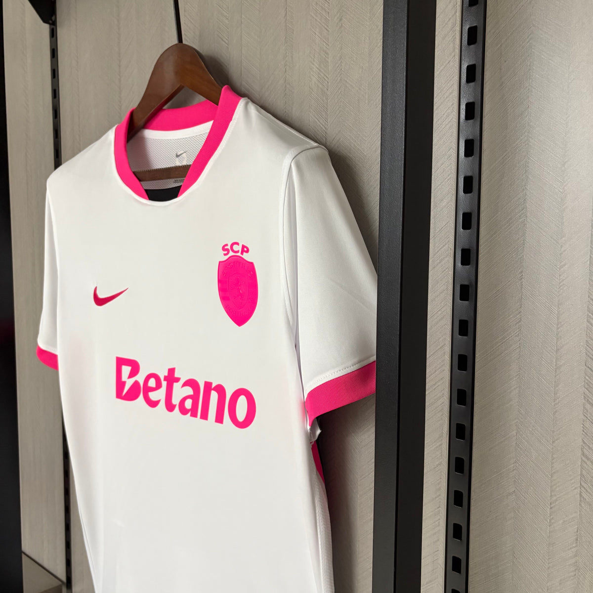CAMISOLA SPORTING CP OUTUBRO ROSA 25/26 - HOMEM
